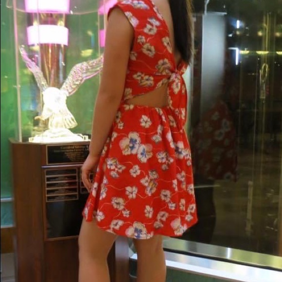 Backless Floral Dress - Picture 5 of 5